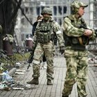 Ucraina, gli 007 inglesi: «Mosca arruola volontari»