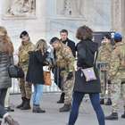 I controlli di sicurezza rafforzati in piazza Duomo a...