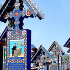 Romania, se il cimitero è da ridere: croci decorate ed epitaffi ironici a Sapanta