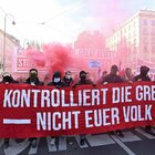 Austria, migliaia in piazza contro il lockdown