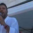 Salvini: «Ti fanno indossare la mascherina anche in acqua e poi fanno sbarcare 15.000 balordi»