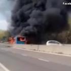 Dirotta bus e gli dà fuoco, terrore a San Donato Milanese