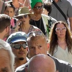 Jennifer Lopez, concerto di beneficenza a Capri. Ospiti d'eccezione: Leonardo di Caprio e Naomi Campbell