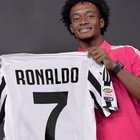 Cuadrado cede la 7 a Cristiano Ronaldo e lancia un referendum per il nuovo numero di maglia