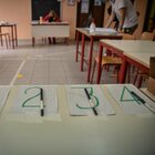 Elezioni regionali 2020, schede timbrate nascoste in un cassetto: a Procida intervengono i carabinieri
