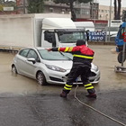Alluvione Catania, il salvataggio degli automobilisti bloccati a Misterbianco