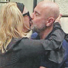 Tina Cipollari esce alla scoperto, baci col fidanzato Vincenzo Ferrara