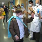 Covid, bimbo spagnolo di 10 anni guarisce dopo ricovero di 11 giorni in terapia intensiva. Il dg dell'ospedale: «Qui 833 bambini contagiati»