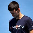 Djokovic, media australiani: «Rischia 5 anni per prove false». E ammette di aver violato l'isolamento da positivo