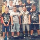 Napoli, baby gang aggredisce a sassate un immigrato: grave, caccia al branco