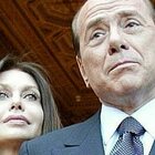 Berlusconi ricoverato, il messaggio della ex moglie Veronica Lario: «Sono un po' preoccupata»