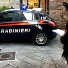 Roma, arrestati fratelli pusher di 15 e 17 anni: nascondevano in camera un chilo di droga (e 10mila euro). I genitori: «Non sapevamo nulla»