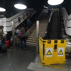 Incubo scale mobili nella metro: 800 guasti al mese, gli addetti alla manutenzione: «I freni sono difettosi»