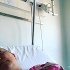 Carolyn Smith in ospedale: «In attesa dell'operazione». Poi però torna a casa: «Tutto rinviato, la macchina si è rotta»