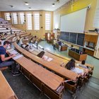 Università, alla Sapienza si torna in aula dopo il Covid: via a esami scritti e orali dal vivo