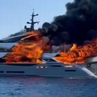 Formentera, a fuoco il megayacht da 46mila euro a settimana: «Passeggeri in fuga». A bordo 17 persone