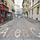 Milano, nuove regole sulla strada: rincara Area C a 7,50 euro, stop alla circolazione dei camion senza sensori