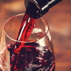 Il vino fa bene (soprattutto agli over 60): quanto berne per ritardare l'invecchiamento