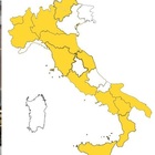 Zona bianca per altre 4 regioni, quando Lazio e Lombardia? Coprifuoco alle 24 da lunedì, lite sulle discoteche