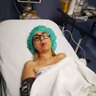 Luciana Littizzetto in sala operatoria dopo l’incidente: «Tutto ok!»