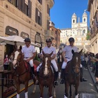 Piazza di Siena: con la passeggiata a cavallo per le vie del centro di Roma si apre l'edizione dei record