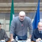 Stefano Bandecchi, quasi 19mila firme per farlo dimettere da sindaco: «Comportamento volgare». Lui replica così