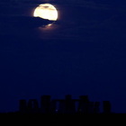 Superluna illumina Stonehenge