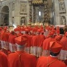 Il Papa ai nuovi cardinali, fuggite dagli intrighi di curia e non guardate dall'alto al basso la gente