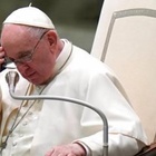 Guerra in Ucraina, Papa Francesco: «Una pazzia aumentare la spesa per le armi al 2%, mi sono vergognato»