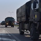 Coronavirus, a Bergamo nuova sfilata di camion militari con le bare