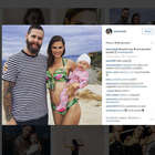 Bianca Balti in bikini con la figlia Mia e il compagno Matthew McRae (Instagram)