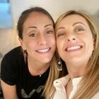 Arianna Meloni, la rivalità con la sorella premier: «Tra me e Giorgia non c'è mai stata, a volte le scrivo "sei viva?"»