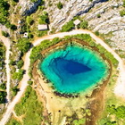 Croazia, llo specchio d'acqua scende nelle viscere della terra