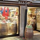Rizzo chiude la storica bottega di pane e dolci in rio terà San Leonardo, al suo posto si vendono caramelle