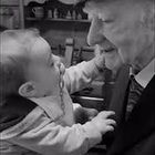 Carlo Mazzone, l'ultimo video postato sui social: un bacio al nipote. I funerali lunedì ad Ascoli