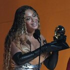 Beyoncé regina dei Grammy: con 32 è record di sempre. Styles miglior disco, delusione Måneskin