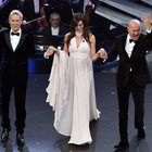 Sanremo 2019, Claudio Baglioni apre la terza serata con una frecciatina: «Abbiamo sul palco un quasi extracomunitario»