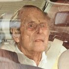Principe Filippo lascia l'ospedale dopo un mese: a giugno compirà 100 anni