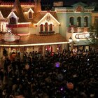 Shanghai Disneyland, 30mila visitatori bloccati dopo che un ospite ha contratto il Covid