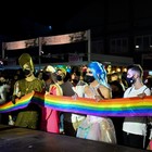 Folla al Pride Village, il dg Flor: «Ho visto il video, poco rispetto e grandi pericoli» Video