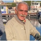 Anziano raccoglie la plastica sulle spiagge del lago, il Comune lo multa di 500 euro. Parte la colletta per aiutare Enzo Fattori