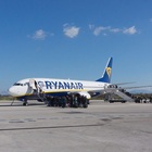 Ryanair, volo per Roma atterra con tre ore di ritardo: 250 euro di rimborso ai passeggeri. Ecco come fare