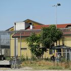Rabbia migranti al Cpr di via Corelli: disordini e camere incendiate