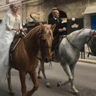 Sposa arriva in chiesa a cavallo: la sopresa degli invitati a Barletta