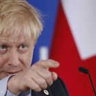 Johnson accelera su Brexit, UE frena: possibili proroghe