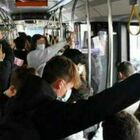 Roma, senza mascherina sul bus, 41enne aggredisce passeggeri e agenti: arrestato