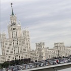 Incendio a Mosca, grattacielo di epoca staliniana in fiamme: «Persone bloccate chiedono aiuto»