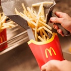 Patatine McDonald's, su TikTok svelato il segreto del loro sapore all'estero. Ira dei vegetariani: «Un incubo»