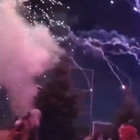 Fuochi d'artificio sulla folla a Cholet
