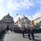 Fabrizio Frizzi, i funerali in Piazza del Popolo FOTO